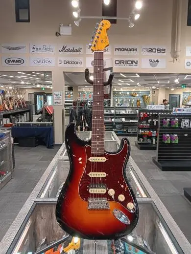 Fender - American Professional II Stratocaster HSS, Rosewood Fingerboard - 3-Colour Sunburst