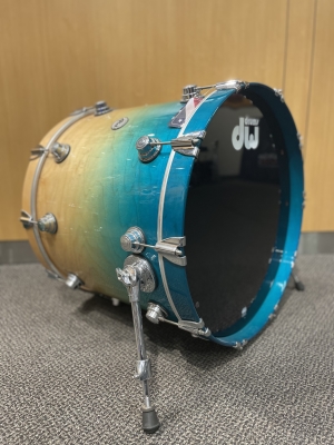 DW Pure Maple 18x22 Bass Drum
