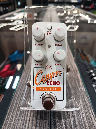 Electro-Harmonix Pico Canyon Echo Digital Delay Pedal