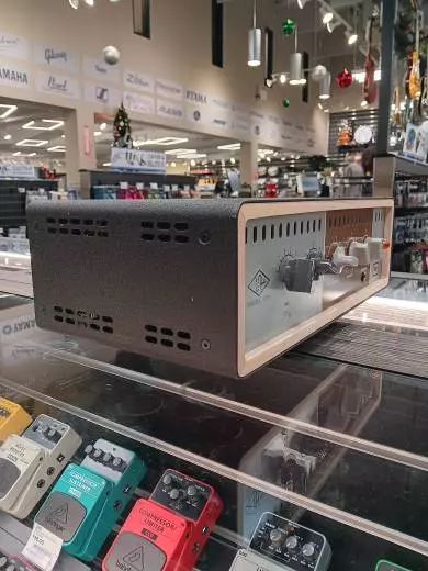 Universal Audio - UA-OX - Amp Attenuator 2