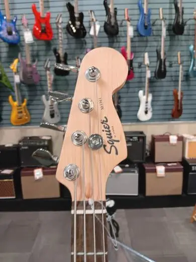 Squier - Mini P Bass, Laurel Fingerboard - Black 2