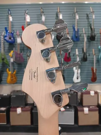 Squier - Mini P Bass, Laurel Fingerboard - Black 2