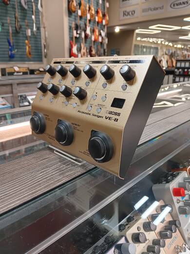 BOSS VE-8 Acoustic Singer Vocal Processor | Long & McQuade