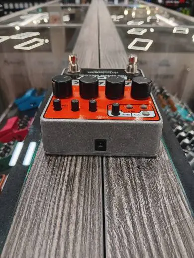 Electro-Harmonix - Attack Decay Reverse Tape Simulator 2