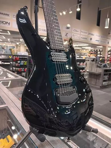 Ernie Ball Music Man - Majesty 7 - Emerald Sky 2