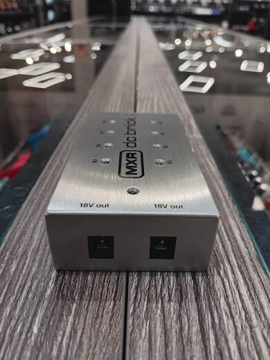 MXR M237 DC Brick Power Supply | Long & McQuade