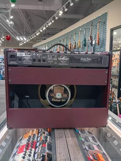 Traynor - YCV40 Wine Red 2