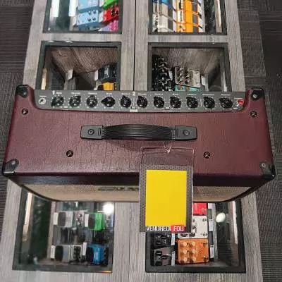 Traynor - YCV40 Wine Red 2