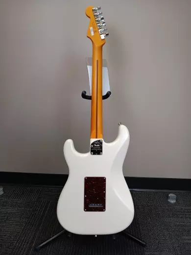 Fender - American Professional II Stratocaster - Olympic White 2