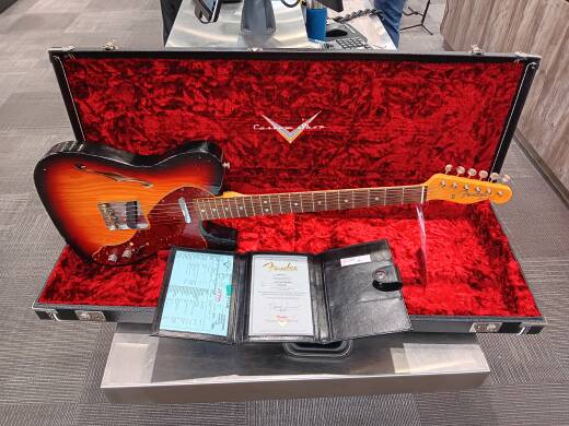 Store Special Product - Fender Custom Shop - Limited Edition \