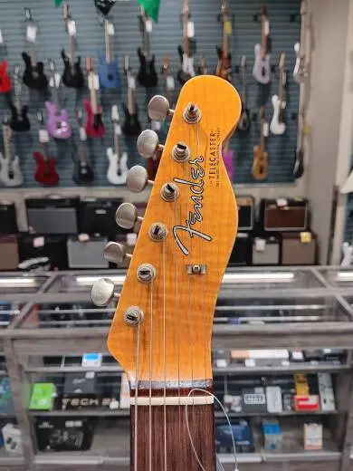 Fender Custom Shop - Limited Edition '60s Tele Thinline Journeyman Relic, Rosewood Fingerboard - Aged 3-Tone Sunburst 2