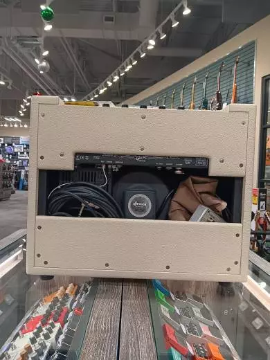 Gibson - Falcon 20 Guitar Combo Amp 2