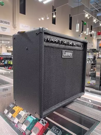 Laney LX65R Combo Amp 2