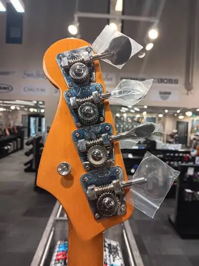 Fender - American Vintage II 1966 Jazz Bass, Rosewood Fingerboard - 3-Colour Sunburst 2