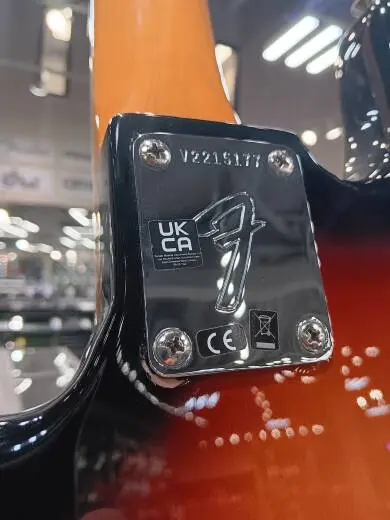 Fender - American Vintage II 1966 Jazz Bass, Rosewood Fingerboard - 3-Colour Sunburst 2