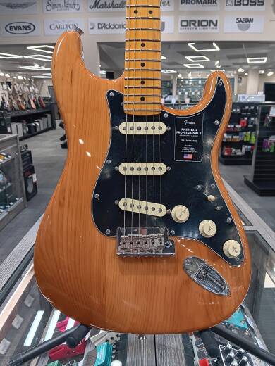 Store Special Product - Fender - American Professional II Stratocaster, Maple Fingerboard - Roasted Pine