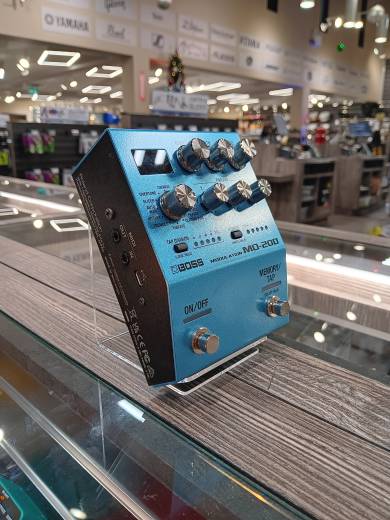 ギター BOSS MD-200 MDULATION BOSS MD-200 Modulation Pedal with Twelve Different Modes : Amazon