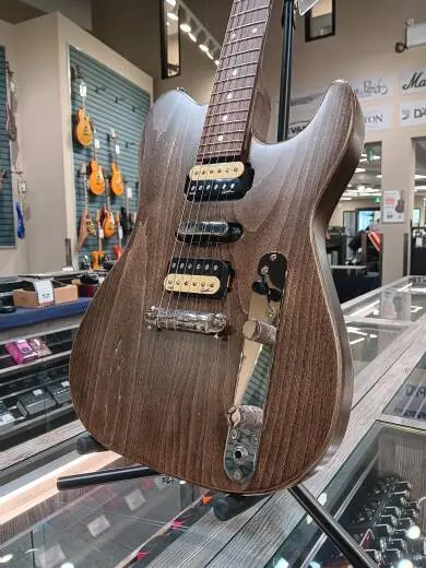 Godin Guitars - Radium Carbon Black 2