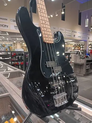 Squier - Affinity Series Precision Bass PJ, Maple Fingerboard - Black 2