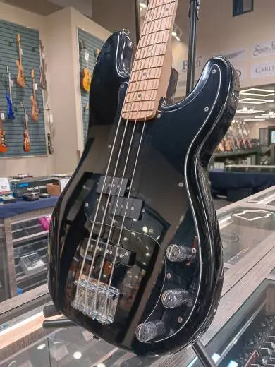 Squier - Affinity Series Precision Bass PJ, Maple Fingerboard - Black 2