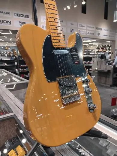 Fender - American Professional II Telecaster, Maple Fingerboard - Butterscotch Blonde 2