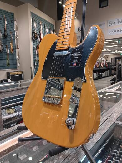 Store Special Product - Fender - American Professional II Telecaster, Maple Fingerboard - Butterscotch Blonde