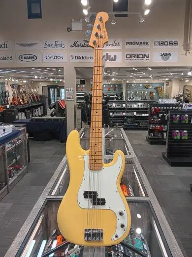 Fender - Player Precision Bass Maple - Buttercream