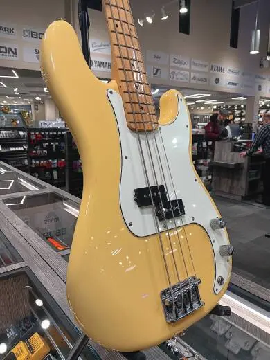 Fender - Player Precision Bass Maple - Buttercream 2