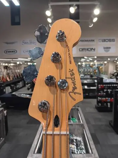 Fender - Player Precision Bass Maple - Buttercream 2