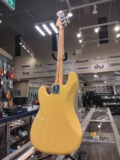 Fender - Player Precision Bass Maple - Buttercream 2