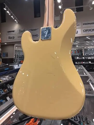 Fender - Player Precision Bass Maple - Buttercream 2