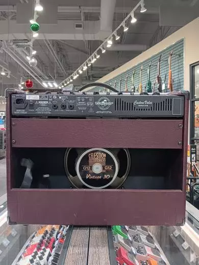 Traynor - YCV40 Wine Red 2