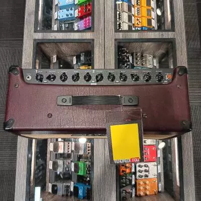 Traynor - YCV40 Wine Red 2