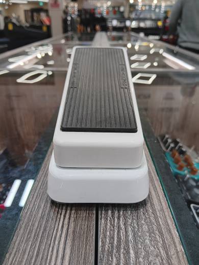 Dunlop Cry Baby Bass Wah | Long & McQuade