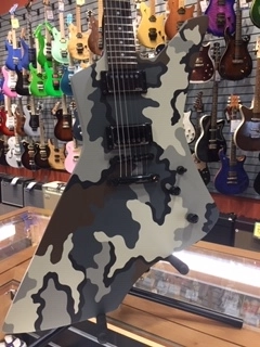 ESP Guitars - LSNAKEBYTECAMO