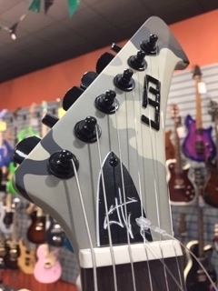 ESP Guitars - LSNAKEBYTECAMO 4