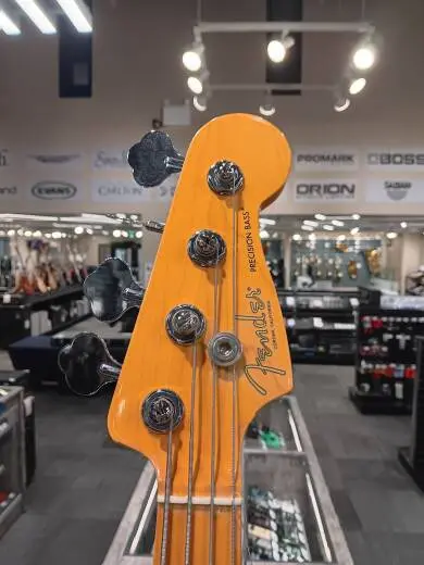 Fender - American Pro II P Bass - Olympic White 2
