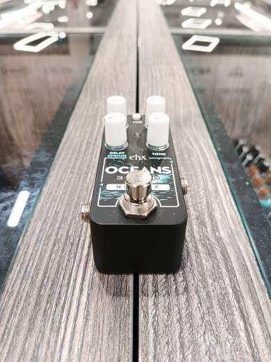 Electro-Harmonix Pico Oceans 3-Verb Multi-Function Reverb Pedal
