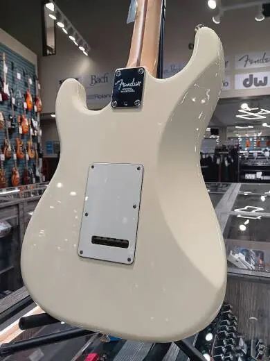 Fender - American Professional Stratocaster Maple Fingerboard - Olympic White 2