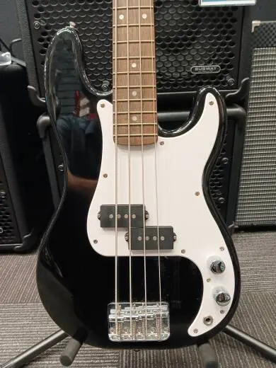 Squier - Mini P Bass, Laurel Fingerboard - Black 2
