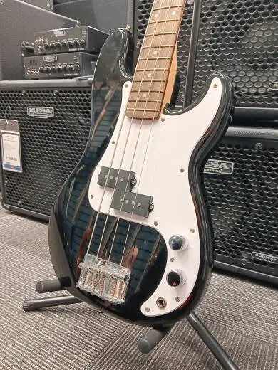 Squier - Mini P Bass, Laurel Fingerboard - Black 2