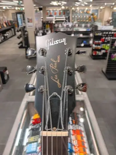 Gibson - Les Paul Modern Studio Electric Guitar - Smokehouse Satin 2