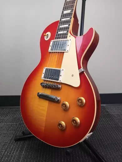 Gibson Custom Shop - 1958 Les Paul Standard VOS Reissue - Washed Cherry 2