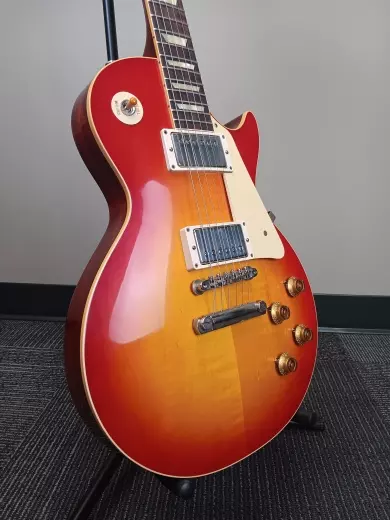 Gibson Custom Shop - 1958 Les Paul Standard VOS Reissue - Washed Cherry 2