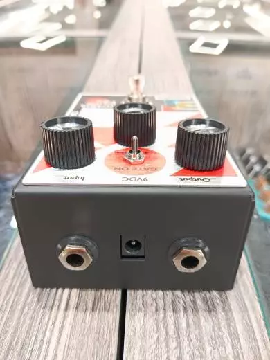 Maestro Effects - Invader Distortion 2