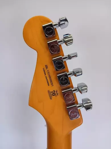 Fender - American Professional II Stratocaster, Maple Fingerboard - Black 7