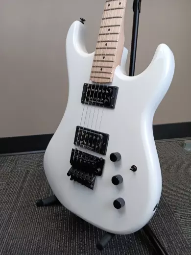 Kramer - Pacer - Vintage Original Pearl White 2
