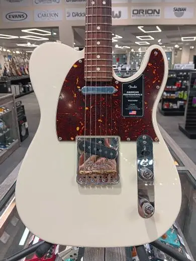 Fender - American Professional II Telecaster, Rosewood Fingerboard - Olympic White 2