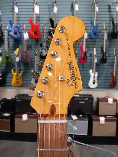 Squier - Classic Vibe '60s Stratocaster, Laurel Fingerboard - Lake Placid Blue 2