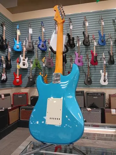 Squier - Classic Vibe '60s Stratocaster, Laurel Fingerboard - Lake Placid Blue 2